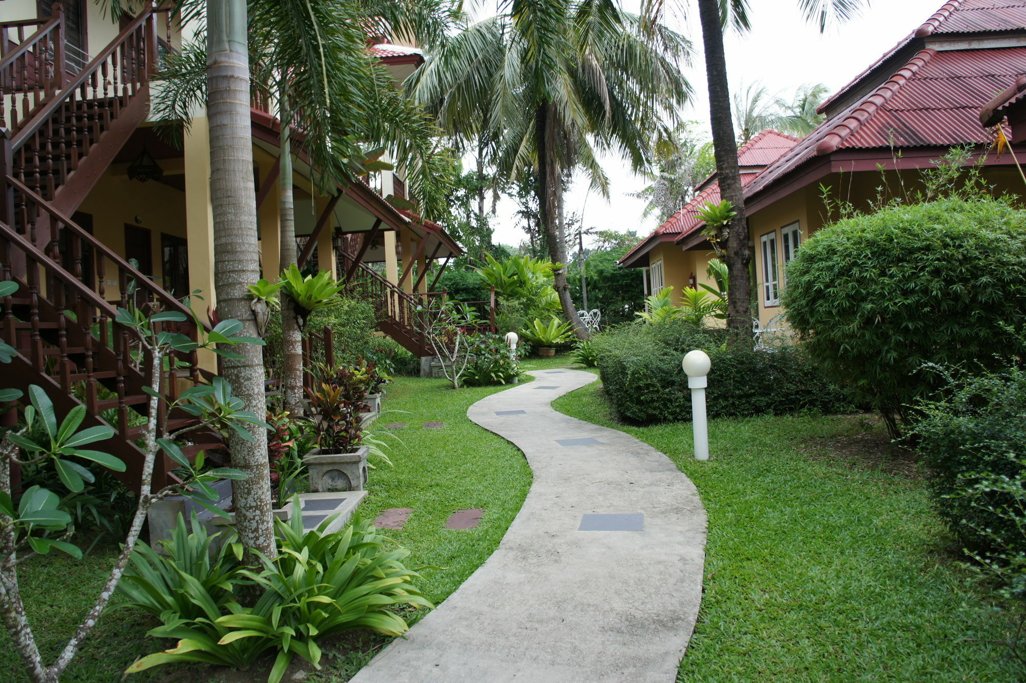 Palm Village Rawai Exterior photo