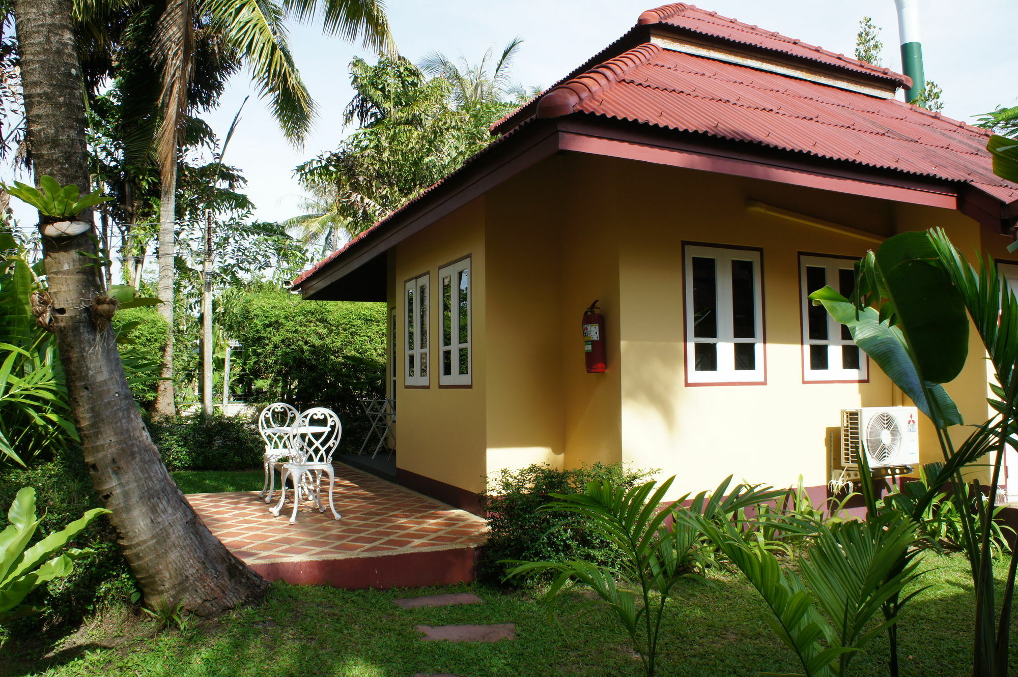 Palm Village Rawai Exterior photo