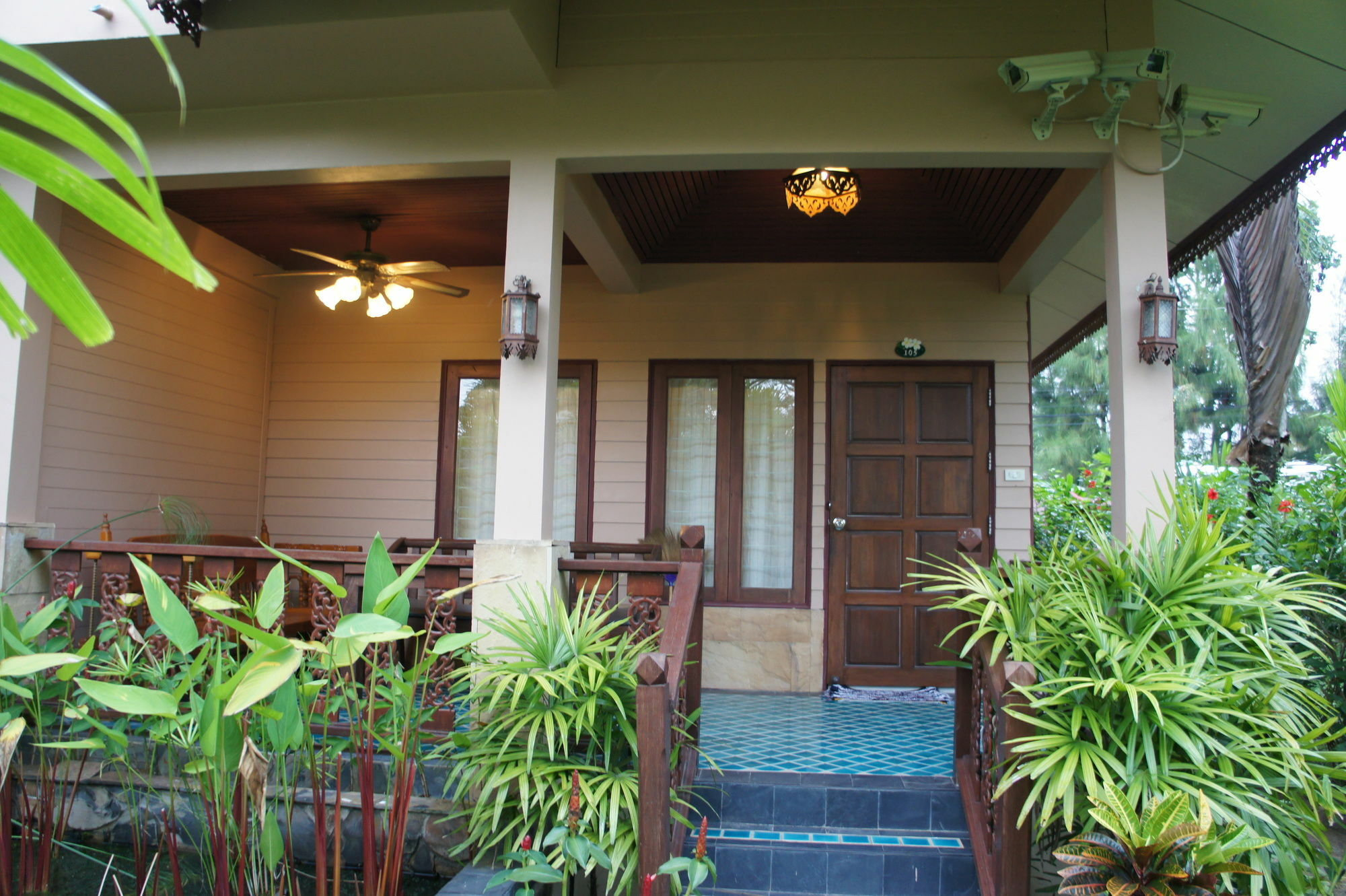 Palm Village Rawai Exterior photo