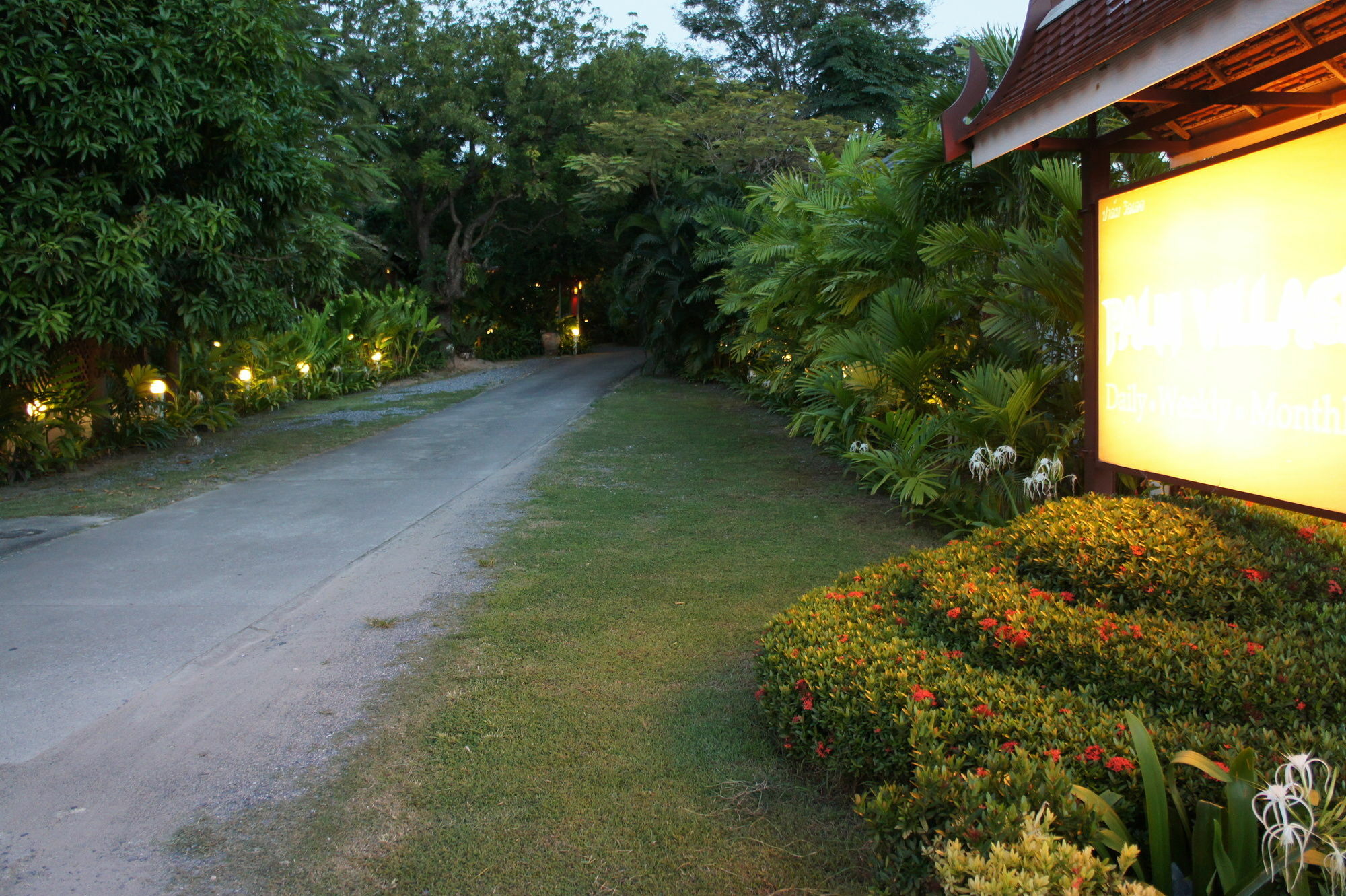 Palm Village Rawai Exterior photo