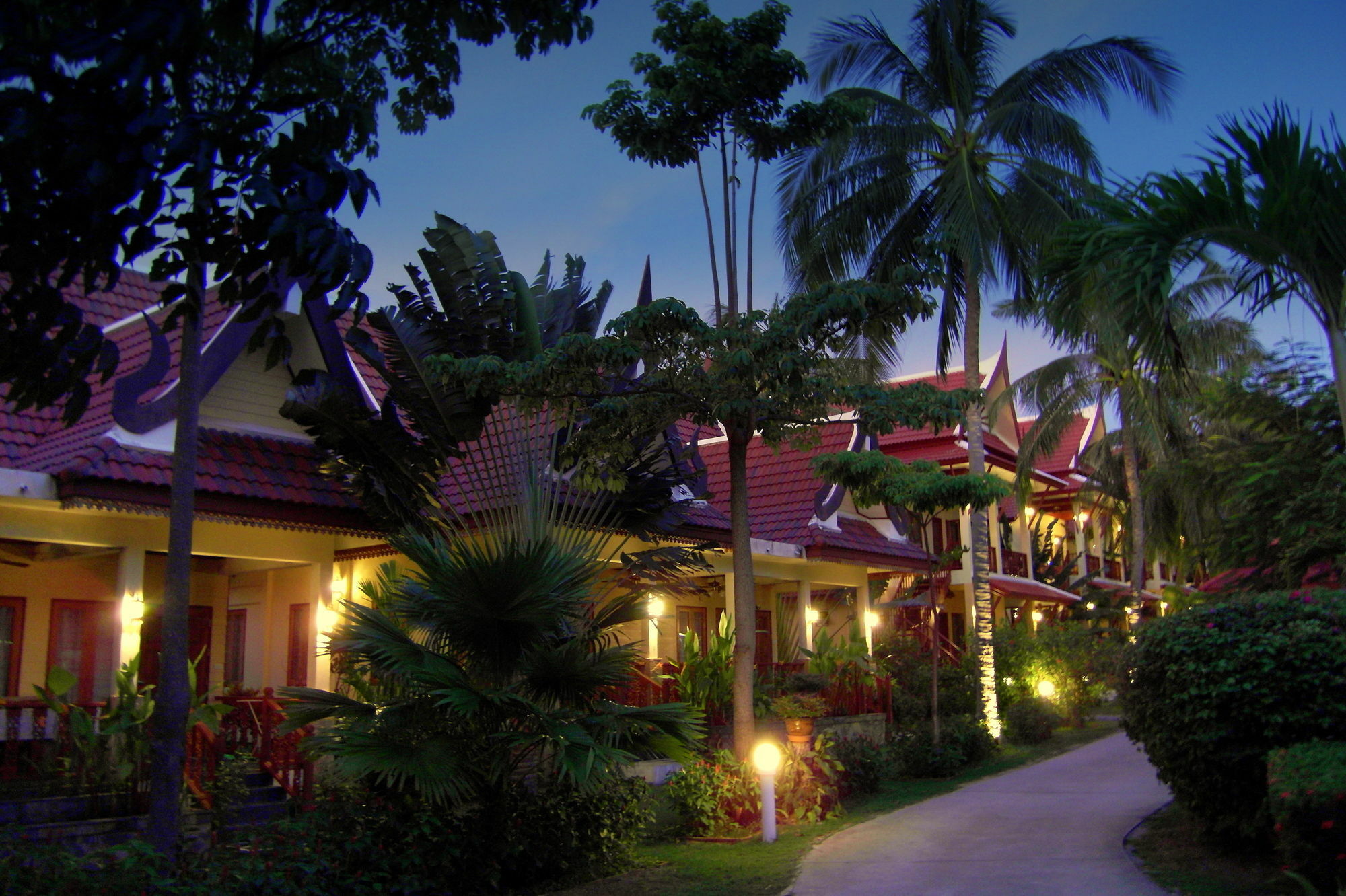 Palm Village Rawai Exterior photo
