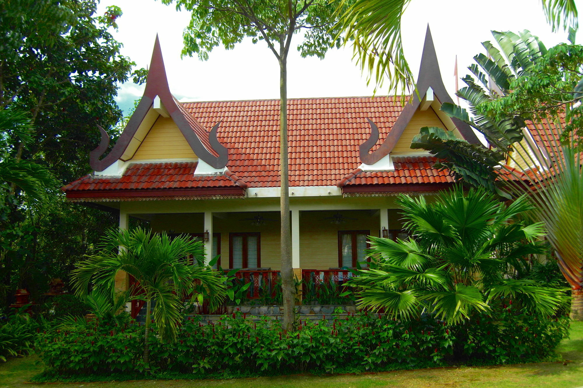 Palm Village Rawai Exterior photo