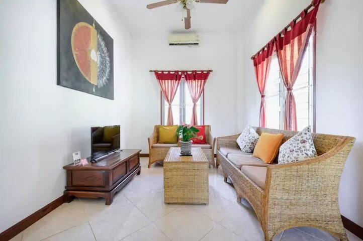 Palm Village Rawai Exterior photo